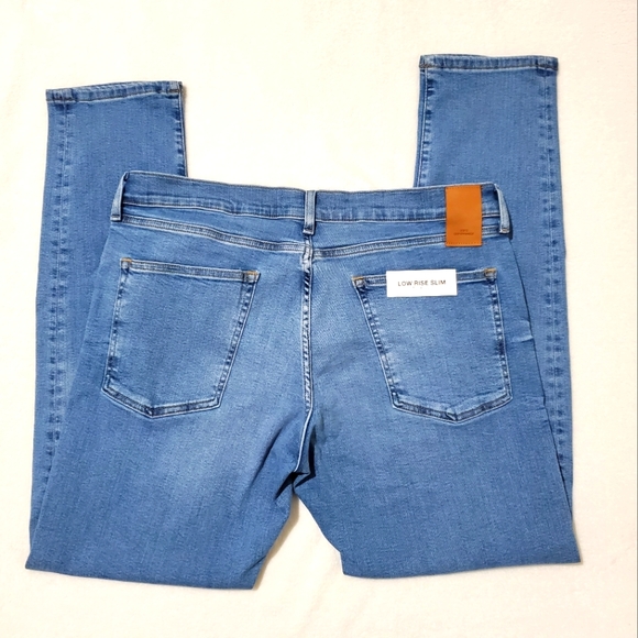 ❌️SOLD❌️Zara Low Rise Slim Jeans Size 36 - Picture 3 of 8